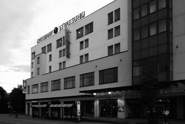 Projects 15 Passage building at the railway station